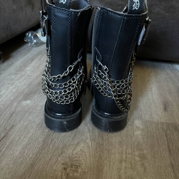 demonia bolt-250 (worn once) main image 6